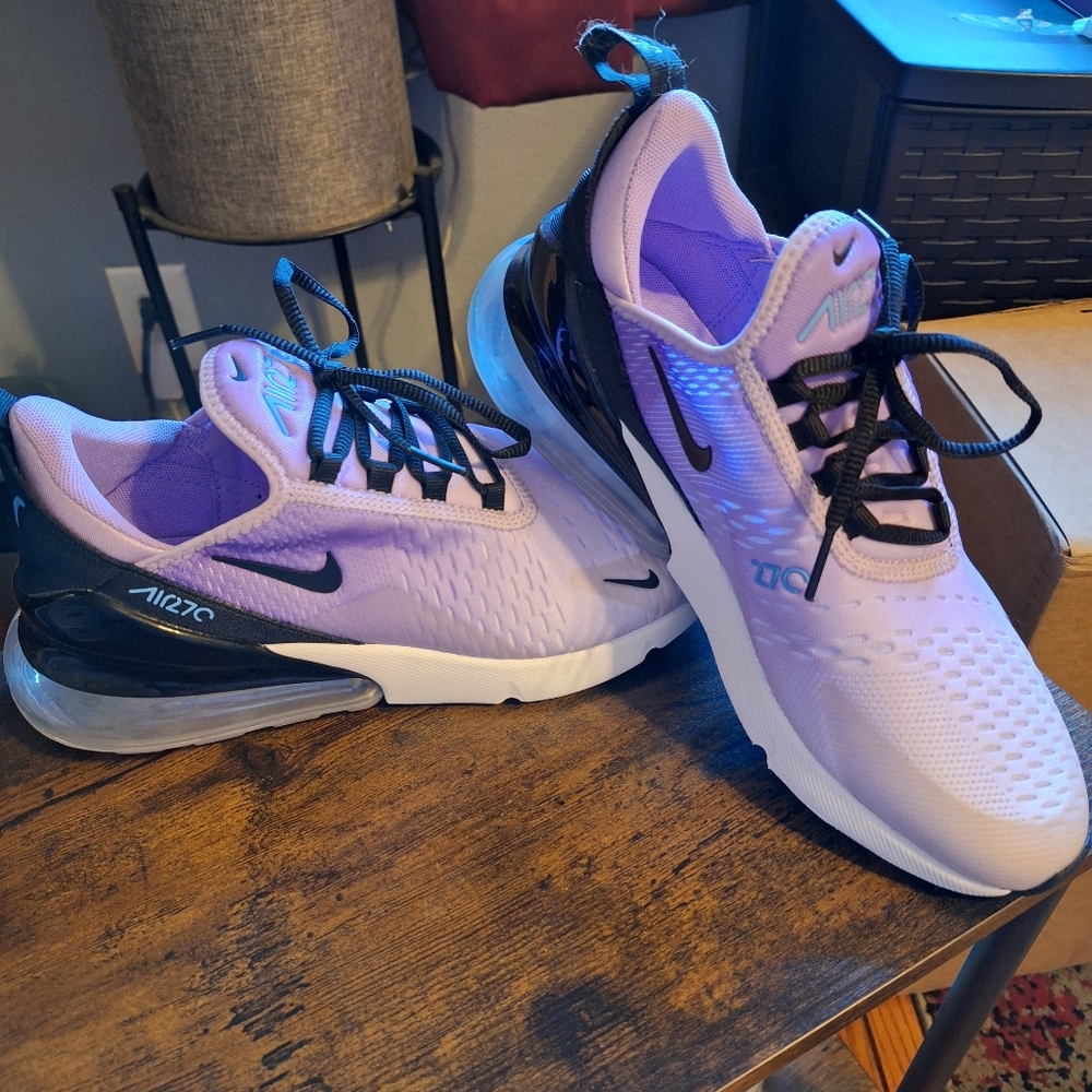 Worn once Nike Airs